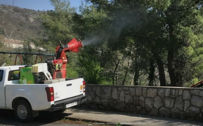Pobuna na hrvatskom otoku: Došli im zaprašiti komarce, mještani im izbušili gume