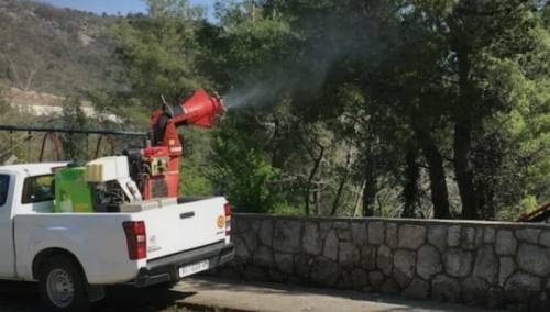 Pobuna na hrvatskom otoku: Došli im zaprašiti komarce, mještani im izbušili gume