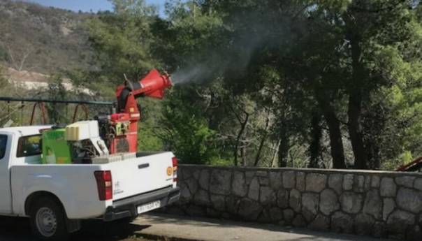 Pobuna na hrvatskom otoku: Došli im zaprašiti komarce, mještani im izbušili gume