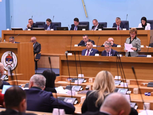 Počela 17. redovna sjednica NSRS, Vlada povukla zakon o zaduživanju