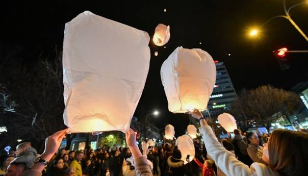Počela 'Banjalučka zima': Grad će osvijetlit 100.000 lampica