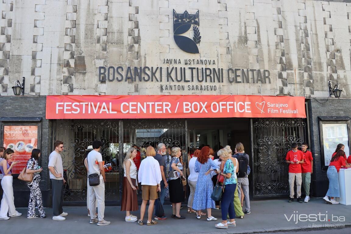 Počela festivalska groznica, ispred BKC-a redovi za kupovinu karata