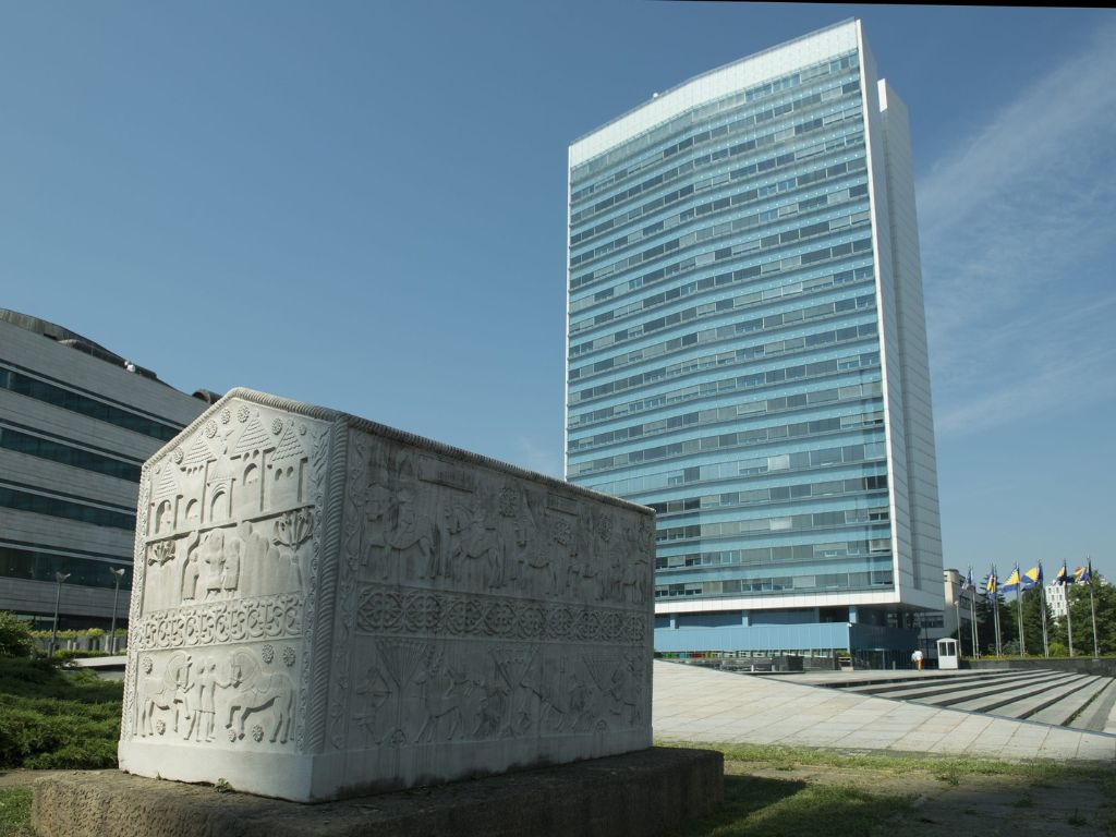 Počela isplata plata, razlike i regresa u institucijama BiH