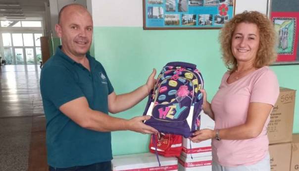 Počela isporuka ruksaka za 690 prvačića