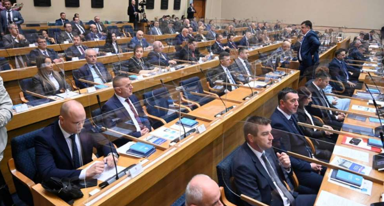 Počela posebna sjednica NSRS, danas o povlačenju sudije iz Ustavnog suda BiH