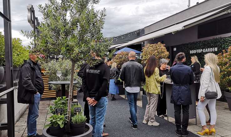 Počela pilot-zabava u Hrvatskoj bez maski i distance