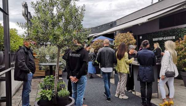 Počela pilot-zabava u Hrvatskoj bez maski i distance