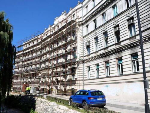 Počela rekonstrukcija fasade zgrade Vlade KS i Općine Centar