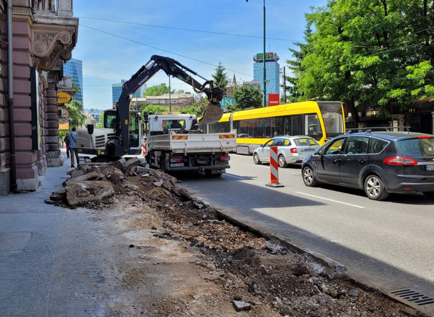 Počela sanacija pješačkog pojasa u Ulici Maršala Tita