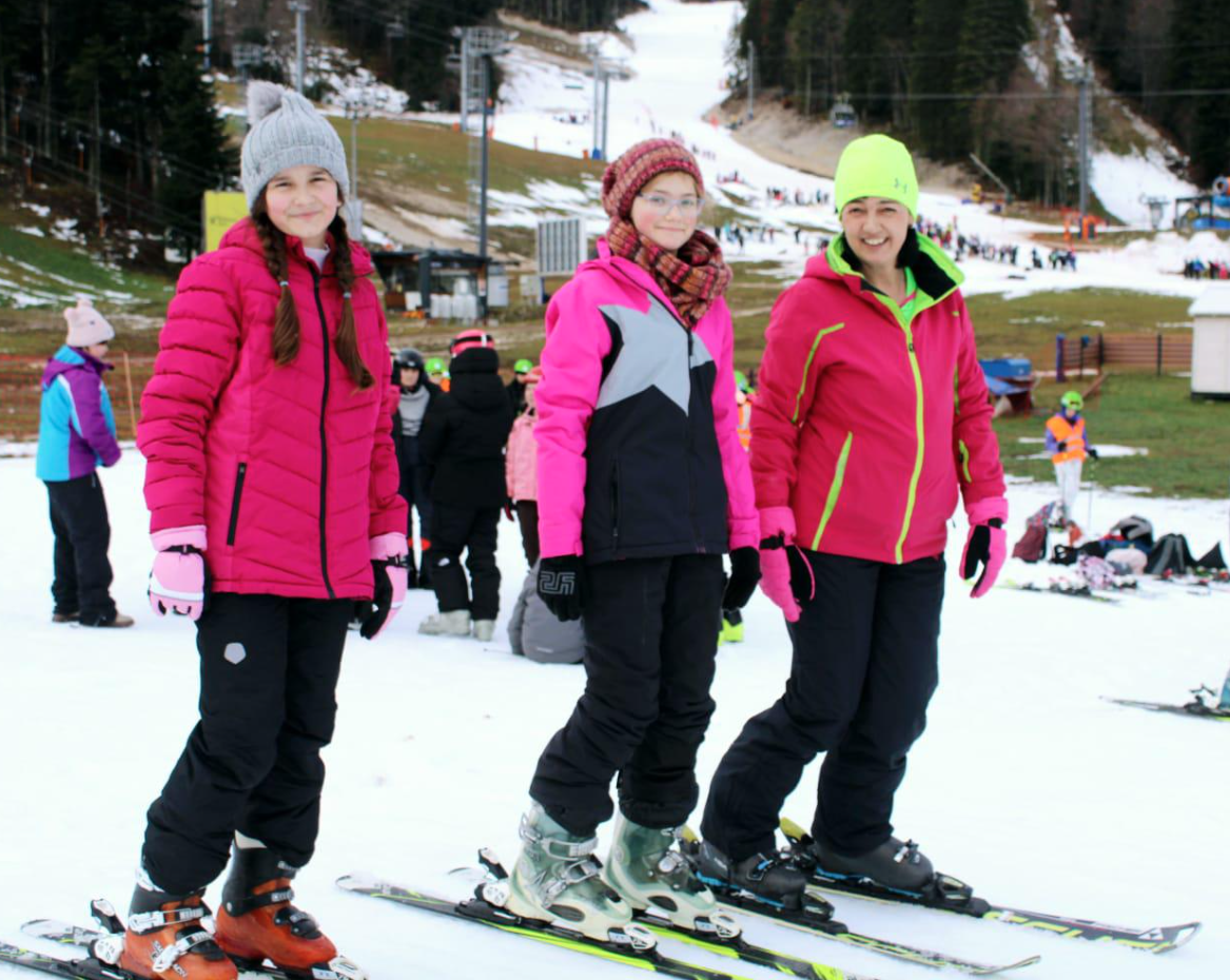 Počela "Škola skijanja": Više od 4000 učenika na olimpijskim planinama u KS