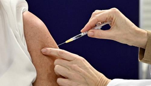 Počela vakcinacija u Austriji i Italiji