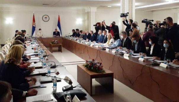 Počela zajednička sjednica vlada RS i Srbije