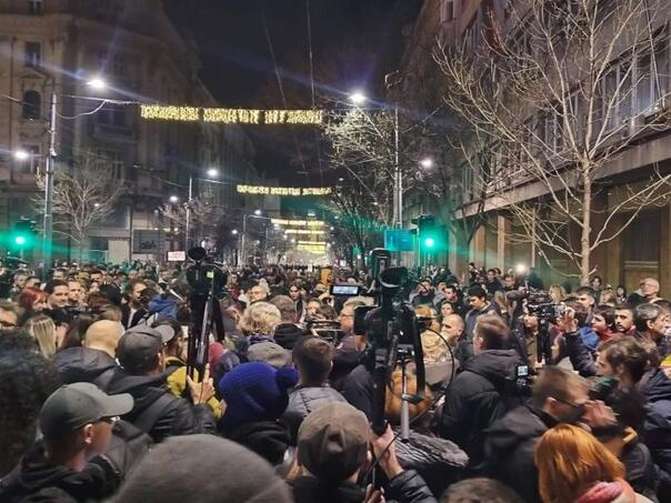 Počeli novi protesti u Beogradu, osmi po redu