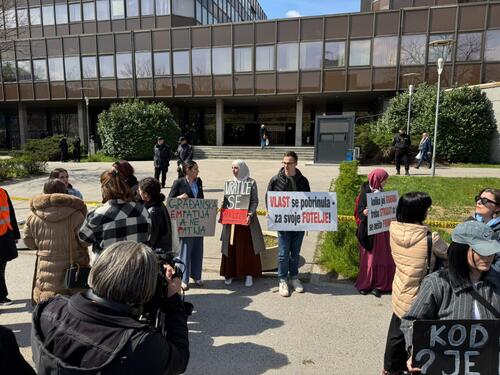 Počeli protesti studenata zbog poplava u Jablanici