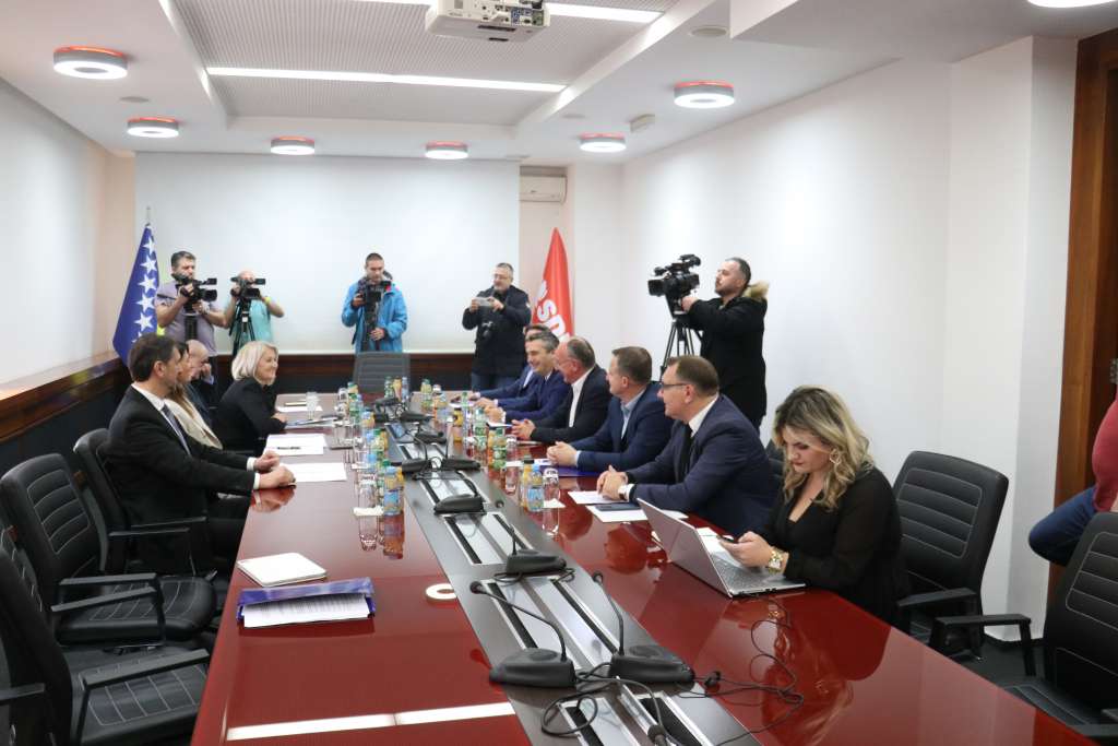 Počeli razgovori stranaka 'osmorke' i HDZ-a