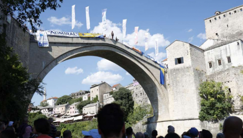 Počeli skokovi sa Starog mosta: Natječe se 31 skakač