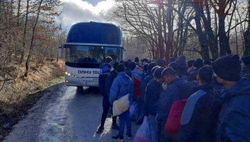 Počelo izmještanje migranata iz kampa 'Lipa'