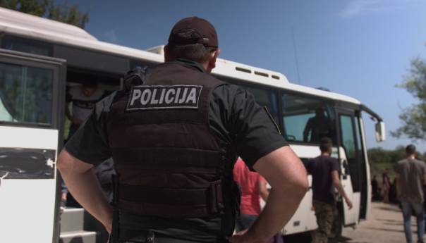 Počelo izmještenje migranata u novootvoreni kamp na lokalitetu Lipa