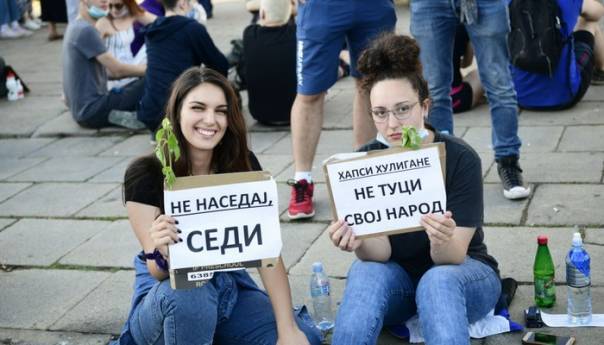 Počelo okupljanje građana u Beogradu i drugim gradovima Srbije