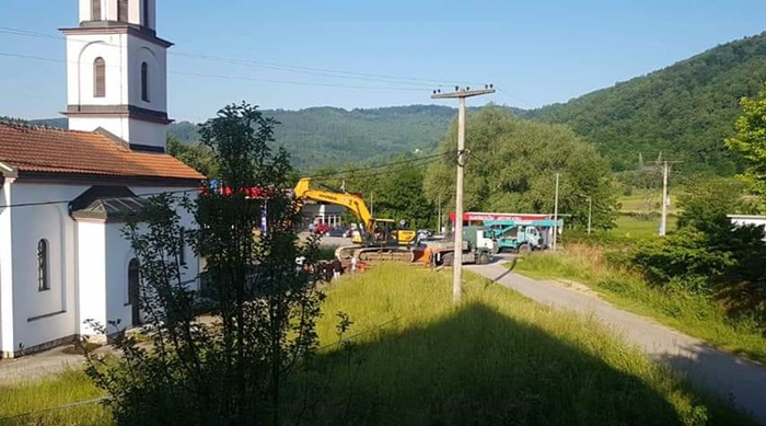 Počelo uklanjanje crkve iz dvorišta nane Fate Orlović