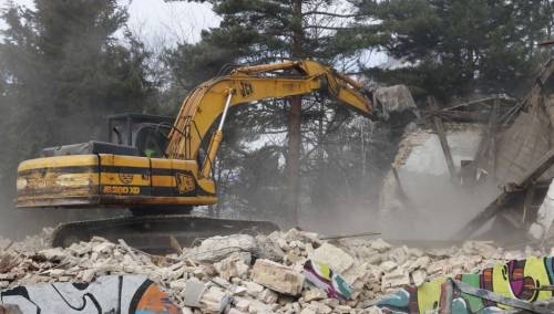 Počelo uklanjanje devastiranih objekata u Kampusu UNSA
