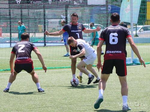 Počeo Hisense Cup, osam timova se bori za trofej