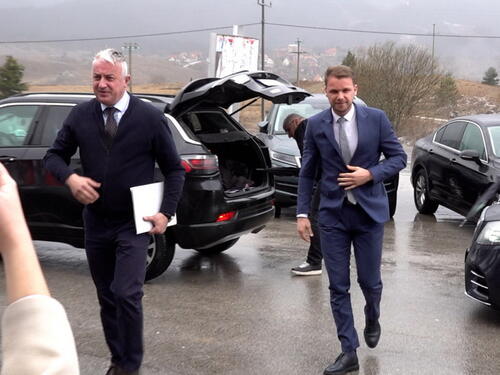 Počeo sastanak Čovića s opozicijom iz RS-a na Kupresu