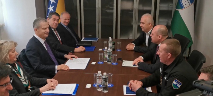 Počeo sastanak ministra Radončića s premijerom Ružnićem