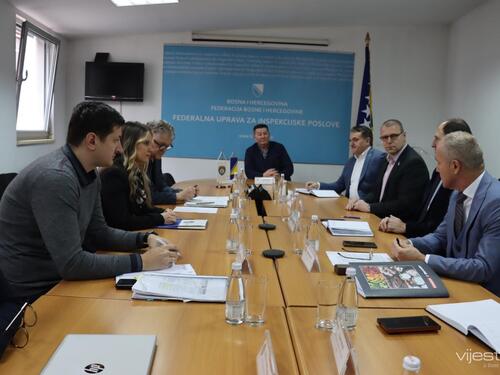 Počeo sastanak Prvulović sa Udruženjem poslodavaca FBiH