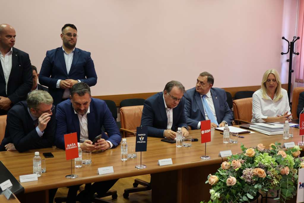Počeo sastanak stranaka državne koalicije, budžet i druge važne teme na stolu
