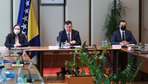 Počeo sastanak Tegeltije, Novalića i Viškovića