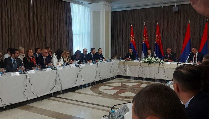 Počeo sastanak Vlade RS i Vlade Srbije
