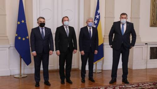 Susret članova Predsjedništva BiH s Varhelyijem