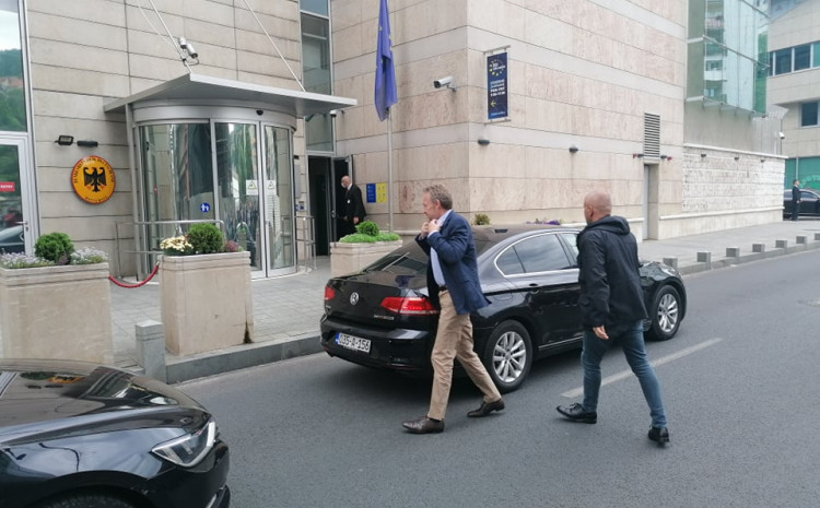 Počeo zajednički sastanak Čovića i Izetbegovića s Palmerom