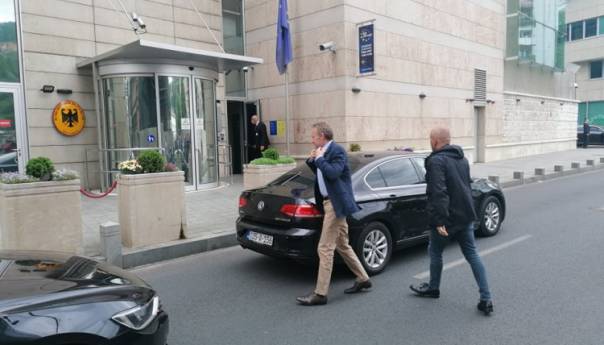 Počeo zajednički sastanak Čovića i Izetbegovića s Palmerom