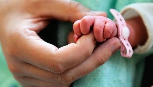 Počinje isplata julskih dječijih dodataka i naknada porodiljama