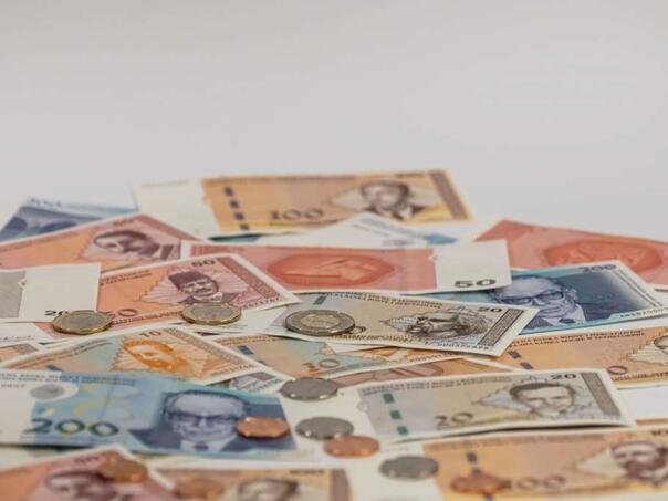 Počinje isplata naknada po osnovu zaštite porodice s djecom u KS