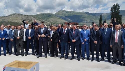 Počinje izgradnja bolnice u Trebinju, zvaničnici iz RS-a položili kamen temeljac