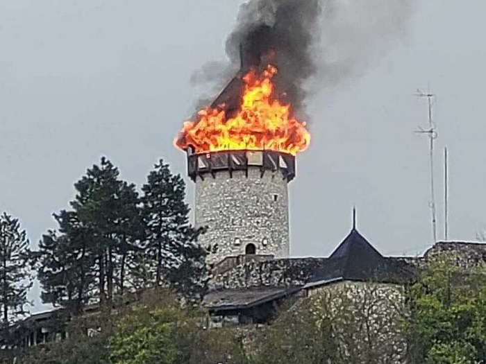 Počinje obnova krovišta i kule Starog grada Velika Kladuša, osigurano 350.000 KM