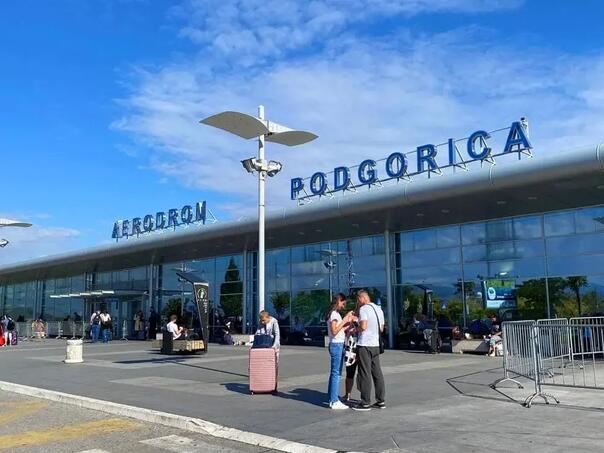 Podgorica: Stjuardesa spasila život putniku, tri puta ga oživjela