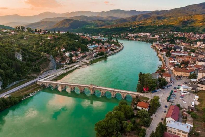 Podignuta optužnica protiv četiri muškarca koja su zarobila policajce u Višegradu
