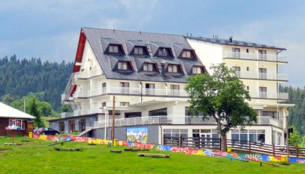 Podignuta optužnica protiv direktorice kompleksa 'Ajdinovići' zbog trovanja djece hranom