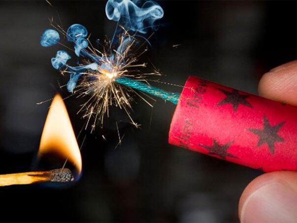 Podignuta optužnica protiv mladića koji je pretukao dva dječaka zbog petardi