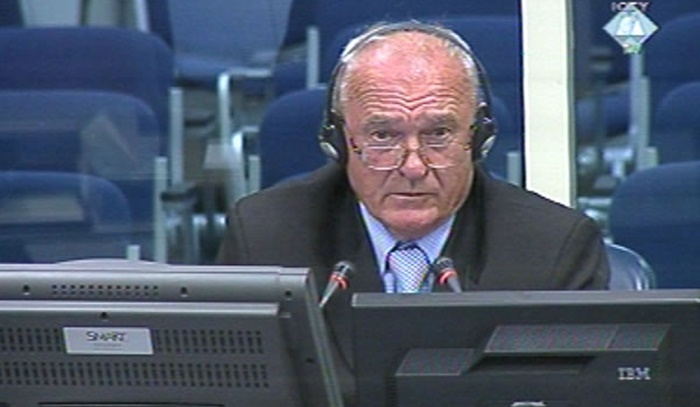 Optužen bivši general VRS zbog zločina u Srebrenici