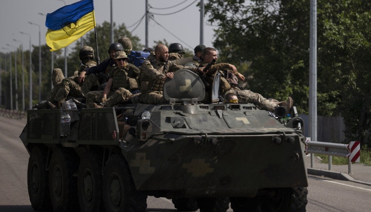 Podignuta ukrajinska zastava u selu u Donjecku