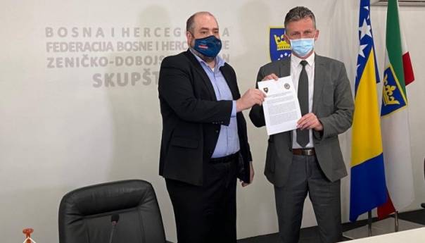 Podrška Ambasade SAD-a vlastima ZDK u borbi protiv korupcije