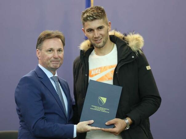 Podrška mladim poljoprivrednicima u iznosu od 972.000 KM