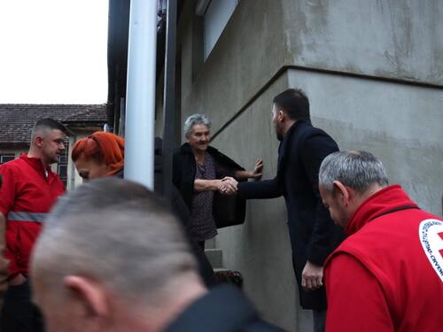 Porodicama pogođenim poplavama podijeljeni vaučeri