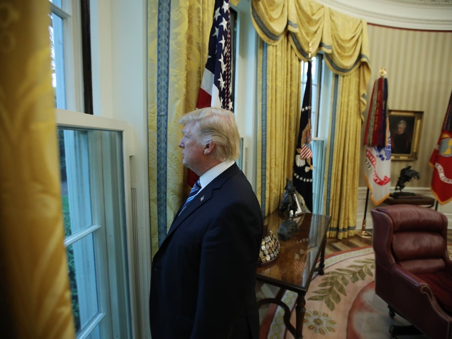 Područje Bijele kuće blokirano nakon što je kombi probio zaštitnu ogradu