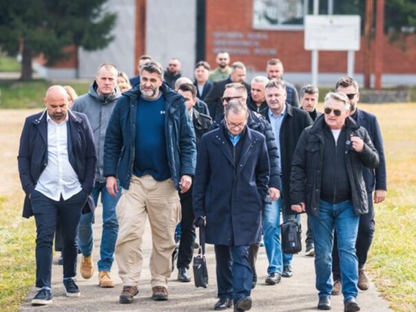 Podržana izjava: Procesuirati Dodika, Karana, Stevandića ili ...